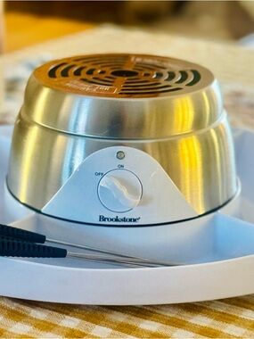 Brookstone Silver Stainless Steel S'mores Maker with White Tray